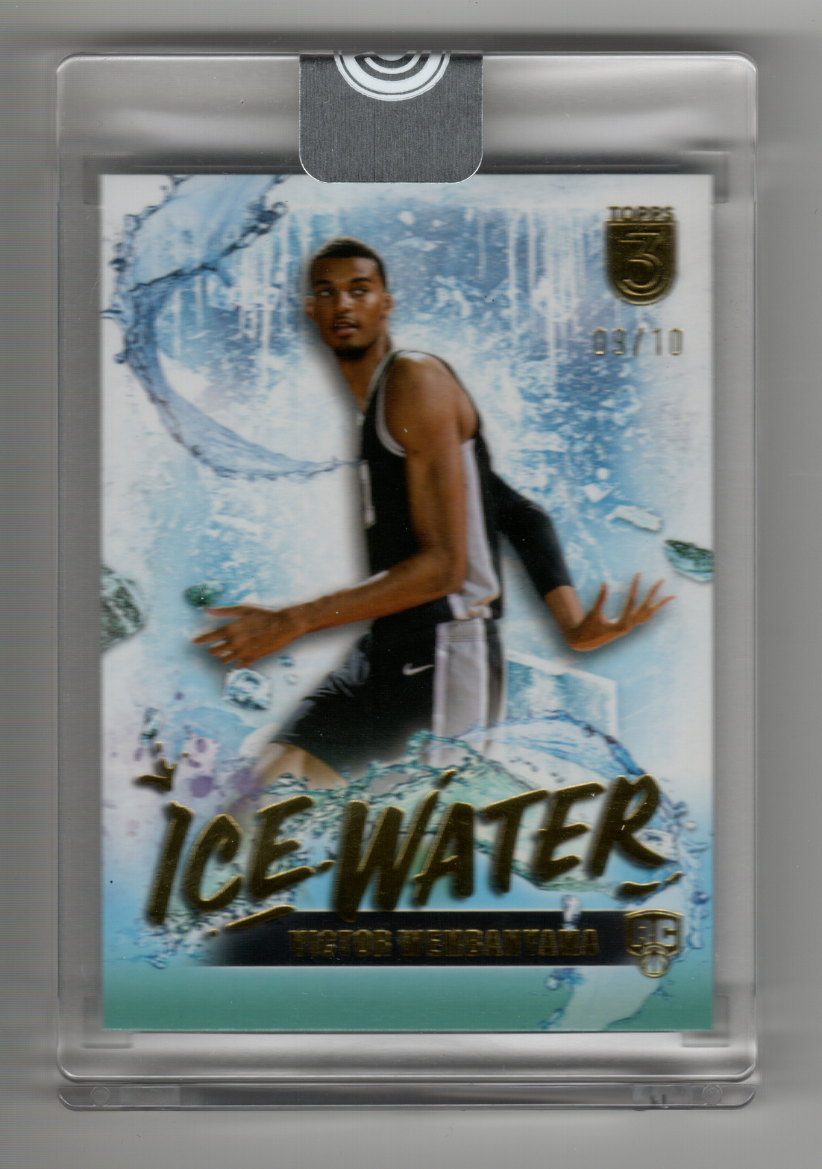 2023/24 Topps 3 Ice Water Gold Victor Wembanyama Gold 09/10